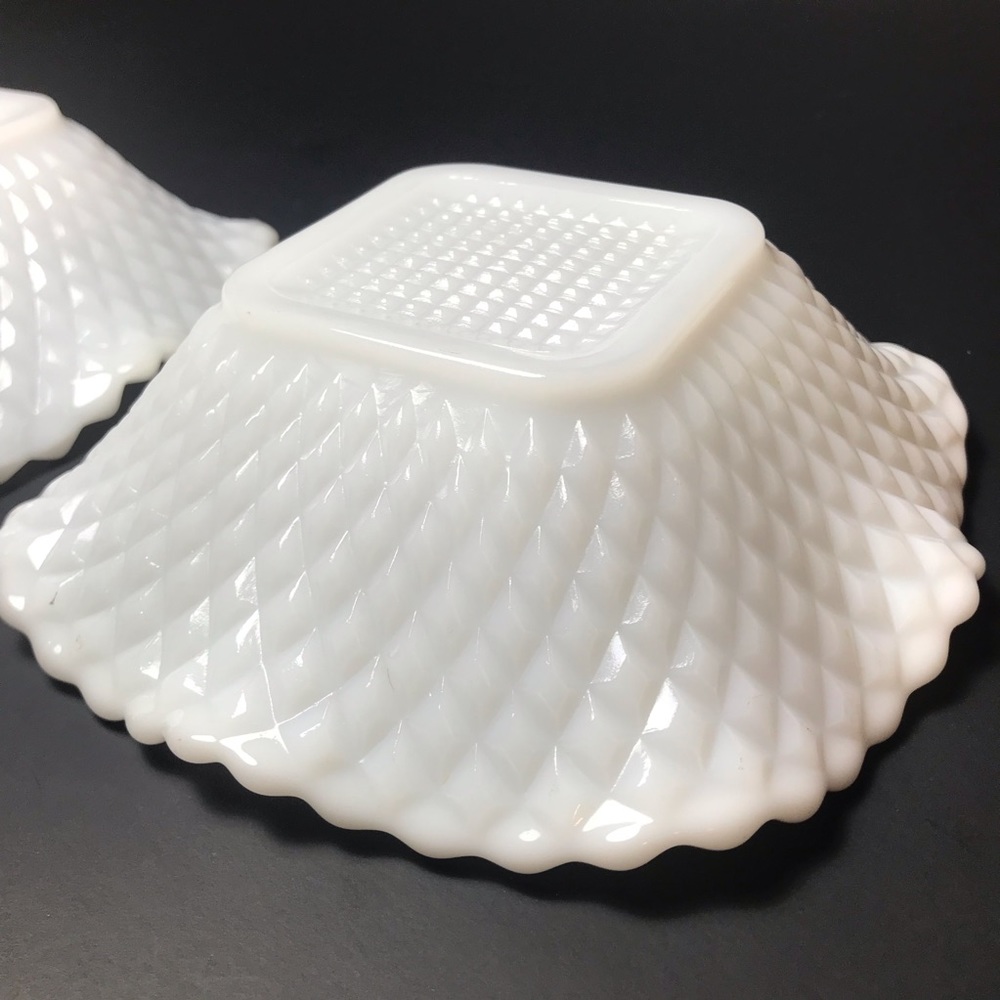 Vintage Hobnail Diamond Milk Glass Ruffle Bowls- 2 - Picture 5 of 7